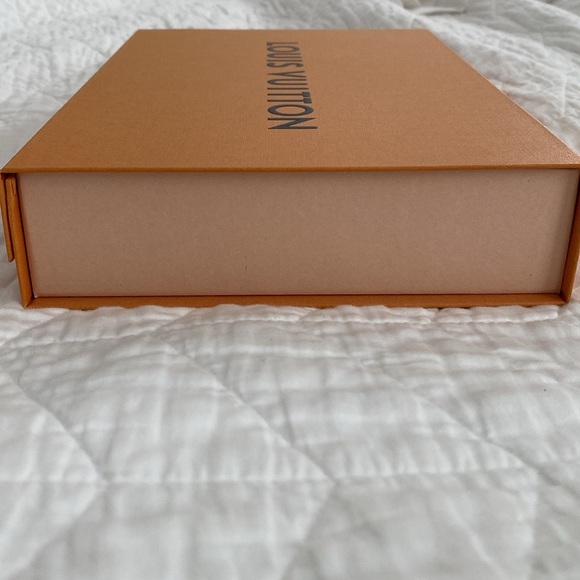Louis Vuitton magnetic closure authentic from store storage box. 12 in X 8 in - Picture 3 of 8